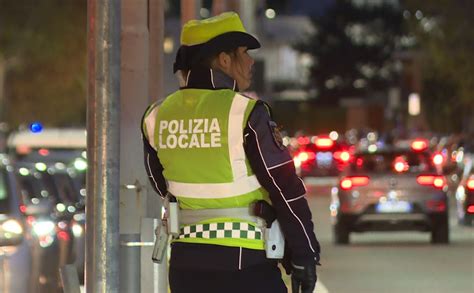 Como Paralizzata Per L Arrivo Dei Tifosi Del Lecco Strada Chiusa Per