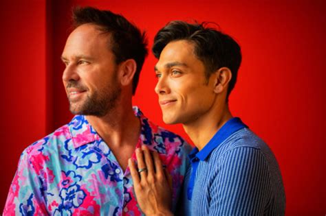 These Are 15 Series On Netflix Where You Can See Naked Men