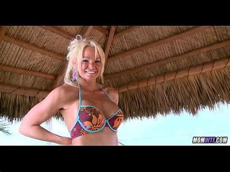 Blonde Cougar Is Still Fit At Xnxx