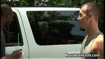 Porno gay noir avec un homme noir musclé et un minet blanc XVIDEOS