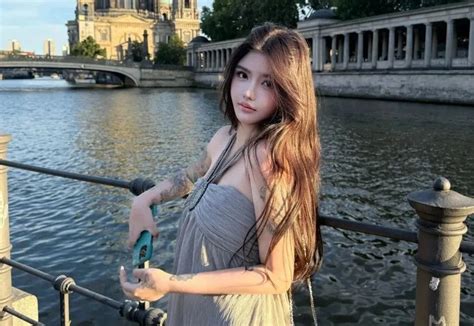 Nhan sắc hot girl 26 tuổi với 4 đời chồng hôn nhân chớp nhoáng trắc trở