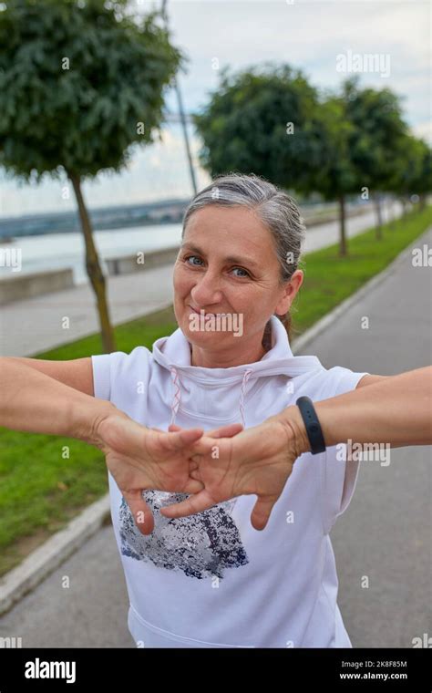 Mature Woman Hand Fingers Hi Res Stock Photography And Images Alamy
