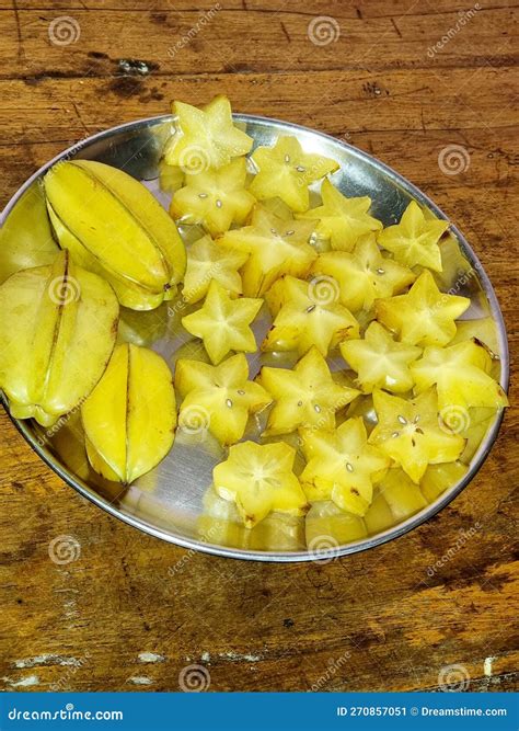 Yellow Star Fruits Slices Stock Image Image Of Dessert 270857051