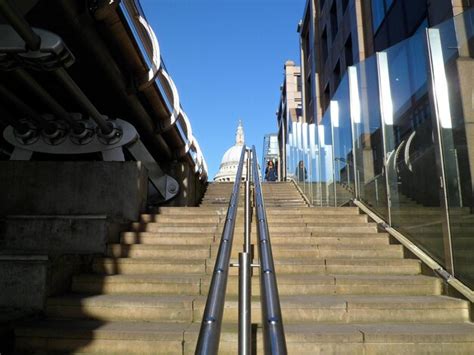 Premium Photo Steps Leading Towards St Paul Cathedral