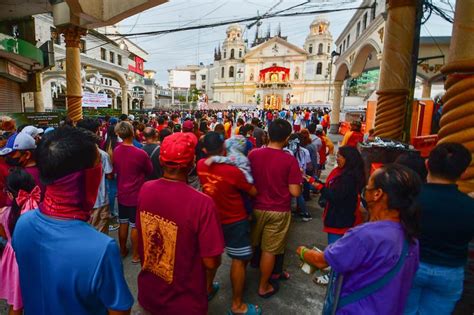 Sugatang Deboto Ng Nazareno Nasagip Sa Roxas Boulevard Abs Cbn News