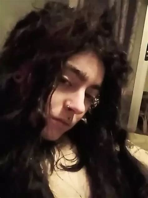 Schmutzige Gepiercte Latina XHamster