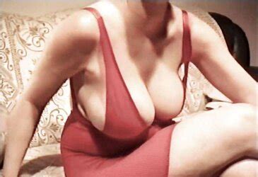 SAG Pralle Geile Euter In Roter Verpackung ZB Porn