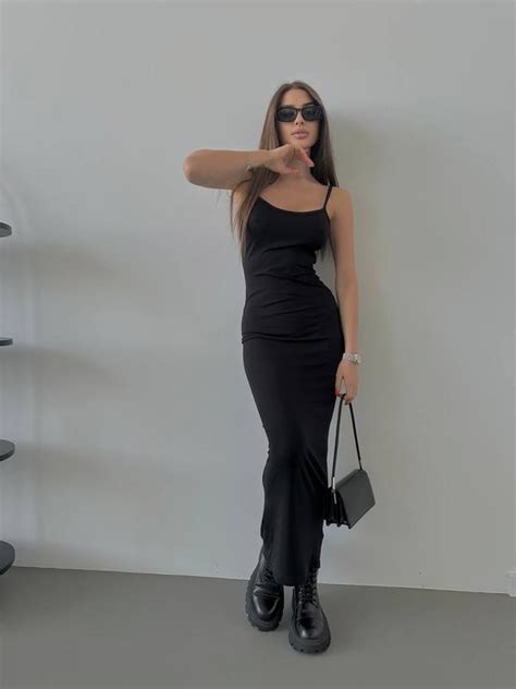 Базова максі сукня в стилі naked гола сукня на бретелях ціна грн у каталозі Довгі сукні