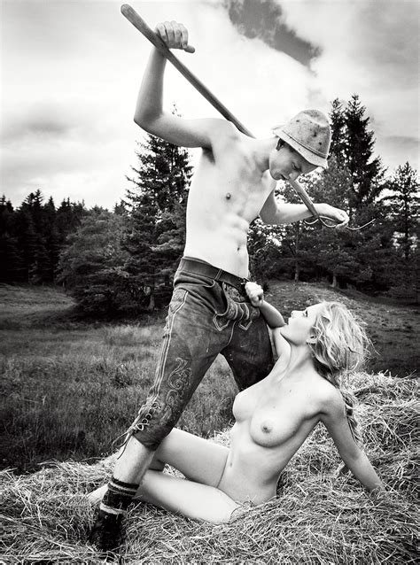 Dioni Tabbers Pagina Immagini Oops Topless Bikini Video Capezzolo