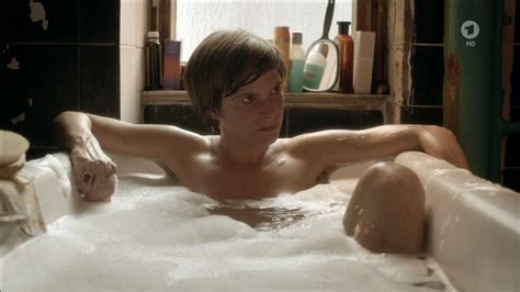 Naked Lena Lauzemis In Unsichtbare Jahre