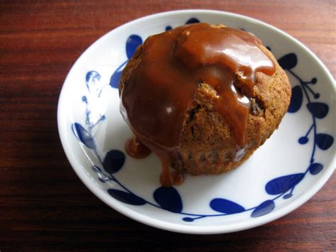 Sticky Date Cupcakes With Caramel Sauce Hirokos Recipes