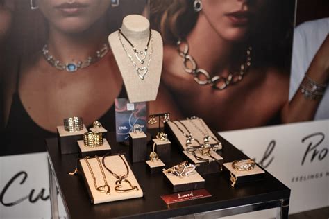 Погружение в эмоции. Новая коллекция UNOde50 – Jewelry Report