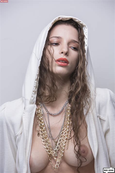 Naked Daniela Baldi Added By Delodelo