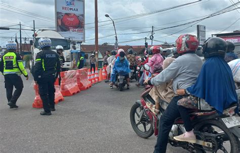 Uji Coba One Way Di Simpang Padang Lua Masih Ada Pemotor Membandel