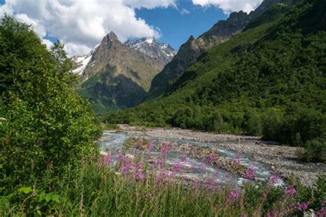 Экскурсии из Кисловодска в 2025 - цены и расписание