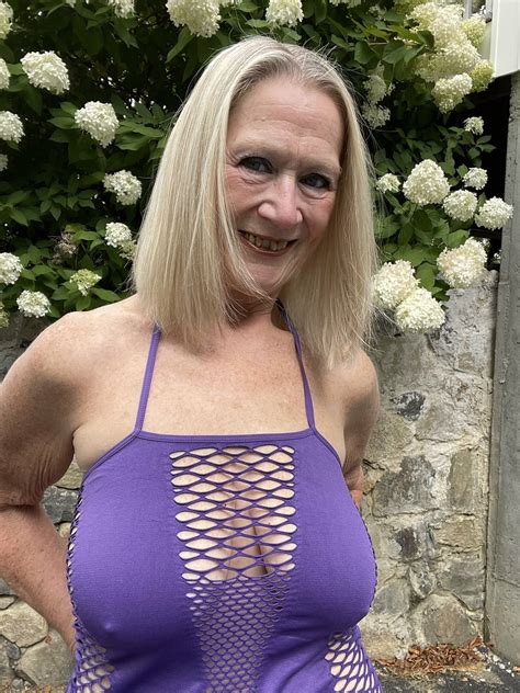 Sexy Older Blonde Women Granny Pussy