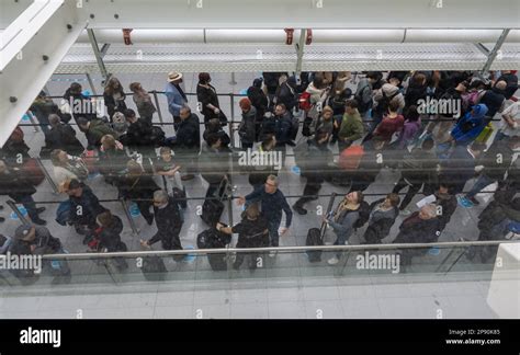 Check In Flughafen M Nchen Fotos Und Bildmaterial In Hoher Aufl Sung