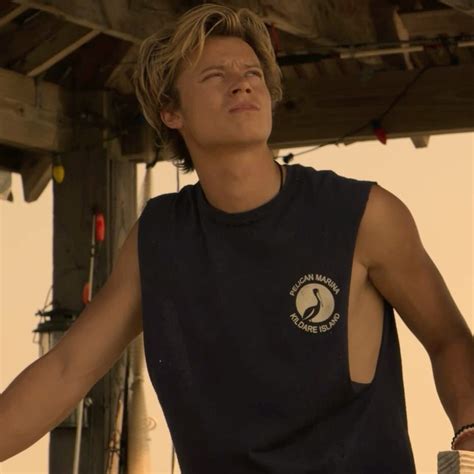 Jj Maybank Icon Outer Banks S Hot Actors Jj Outer Banks Cute Jj Outer Banks Videos