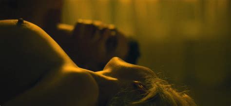 Nude Video Celebs Laura Sepul Nude The Courier