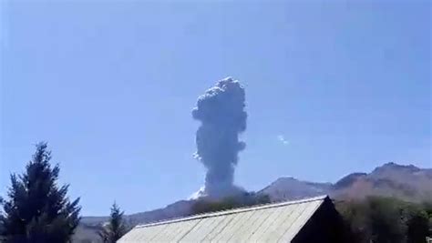 Alerta naranja en Chile por explosión en el volcán Chillán