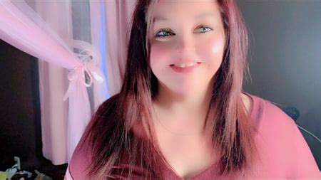 Small BBW MILF Shows Off Her Pussy Pics XHamster