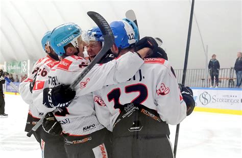 AlpsHL Red Bull Hockey Juniors erster Tabellenführer Hockeyreport net