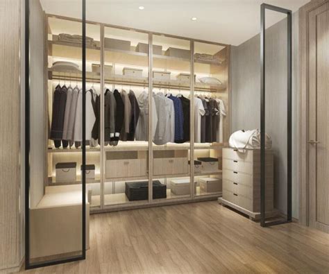 A Comprehensive Master Closet Size Guide and Design Tips
