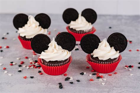 How To Make Mickey Mouse Themed Cupcakes