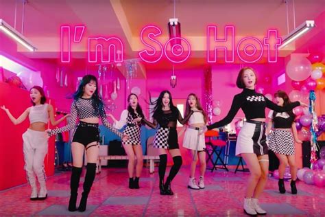 Watch MOMOLAND Confidently Says I M So Hot In New Funky MV Soompi