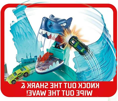 Hot Wheels City Shark Beach Battle Play Set