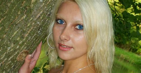 A Quel Point Cette Fille Est Une Cochonne Une Superbe Blonde Reine De L Exhib