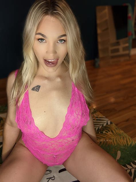 The Fuck Me Eyes Scrolller