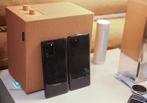 Mobile-review.com Первый взгляд на Samsung Galaxy S10 Lite (SM-G770F)