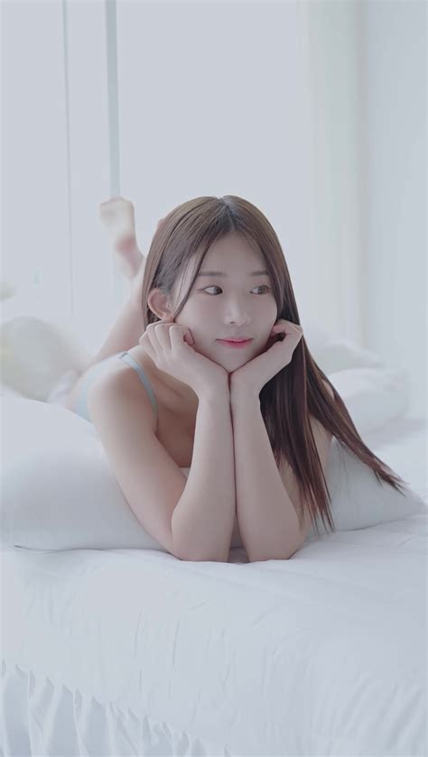 세로룩북 Ai 실사 룩북 투피스 란제리 언더웨어 룩북 레전드직캠 bikini underwear Lookbook Xasiat