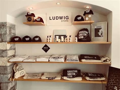 Visual merchandise. #conceptstore #ludwigstore #bayern #storedesign ...