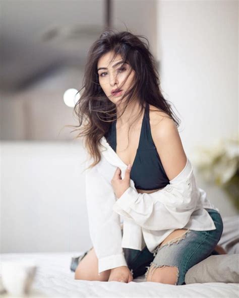 Hot Sexy Anmol Bhatia Bikini Pics