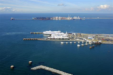 Tsawwassen Ferry Terminal in Vancouver, BC, Canada - ferry Reviews ...