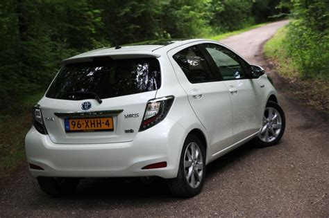 Foto S Toyota Yaris Full Hybrid Dynamic Rijtesten Nl Pure