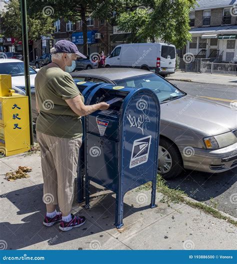 Residents complain that finding a usps mailbox is now impossible 14