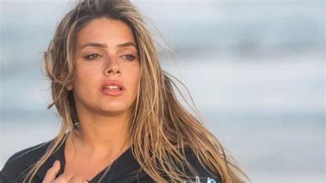 Natalie Pérez arrasó desde las playas de España al posar con una bikini que deja ver todo