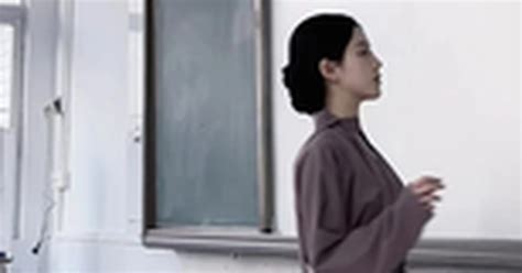 Cô giáo Mỹ thuật đang hot nhất TikTok Mặt đã xinh style đi dạy còn đỉnh hơn