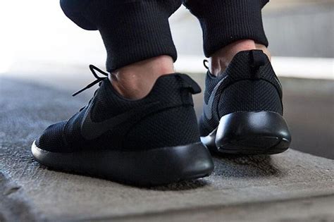 Nike Roshe Run Triple Black Sneaker Freaker