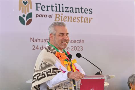 Entrega Bedolla Fertilizante Gratuito A Mil 400 Productores Del Campo