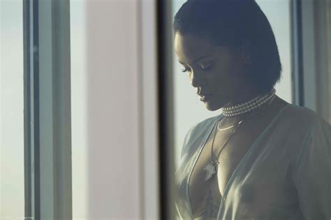 Naked Rihanna Added By