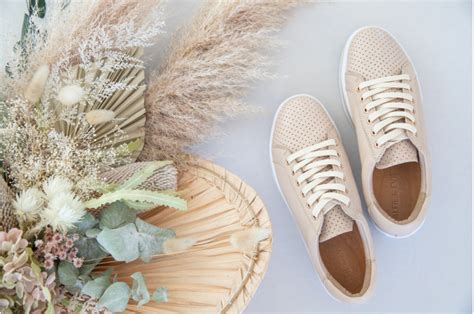 Alfie Evie Paradise Naked