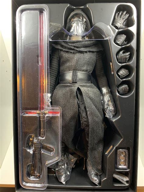 Hot Toys Kylo Ren MMS320 興趣及遊戲 玩具 遊戲類 Carousell