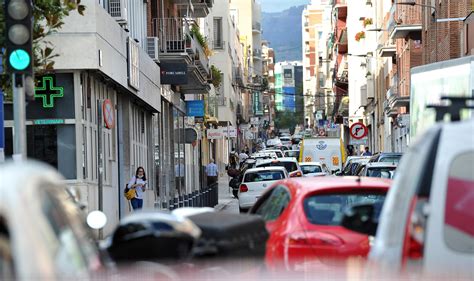 Veïns i botiguers de la Maurina rebutgen el trànsit del centre Diari