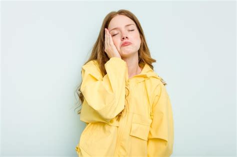 Premium Photo Tired And Very Sleepy Keeping Hand On Head