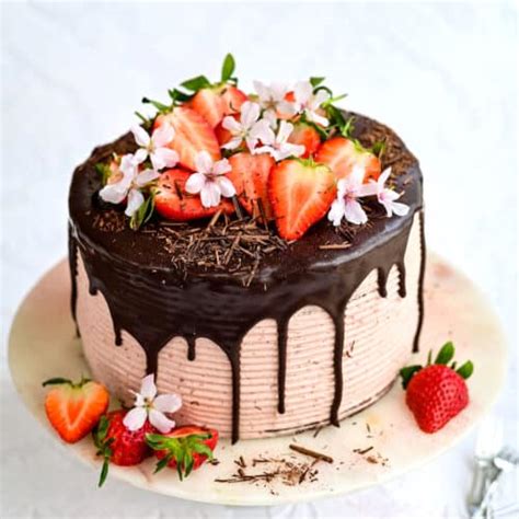 Strawberry Gateau - Supergolden Bakes