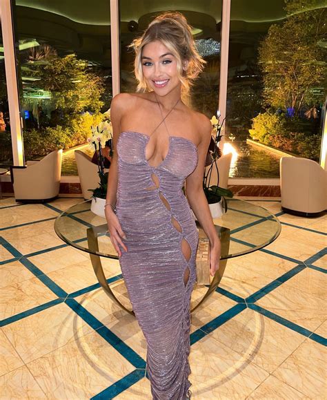 Adiel Grech : r/tightdresses